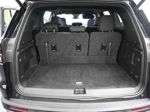 Used 2025 GMC Acadia Elevation FWD image 14