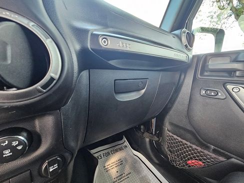 Used 2017 Jeep Wrangler Unlimited Sport w/ Quick Order Package 24S image 34