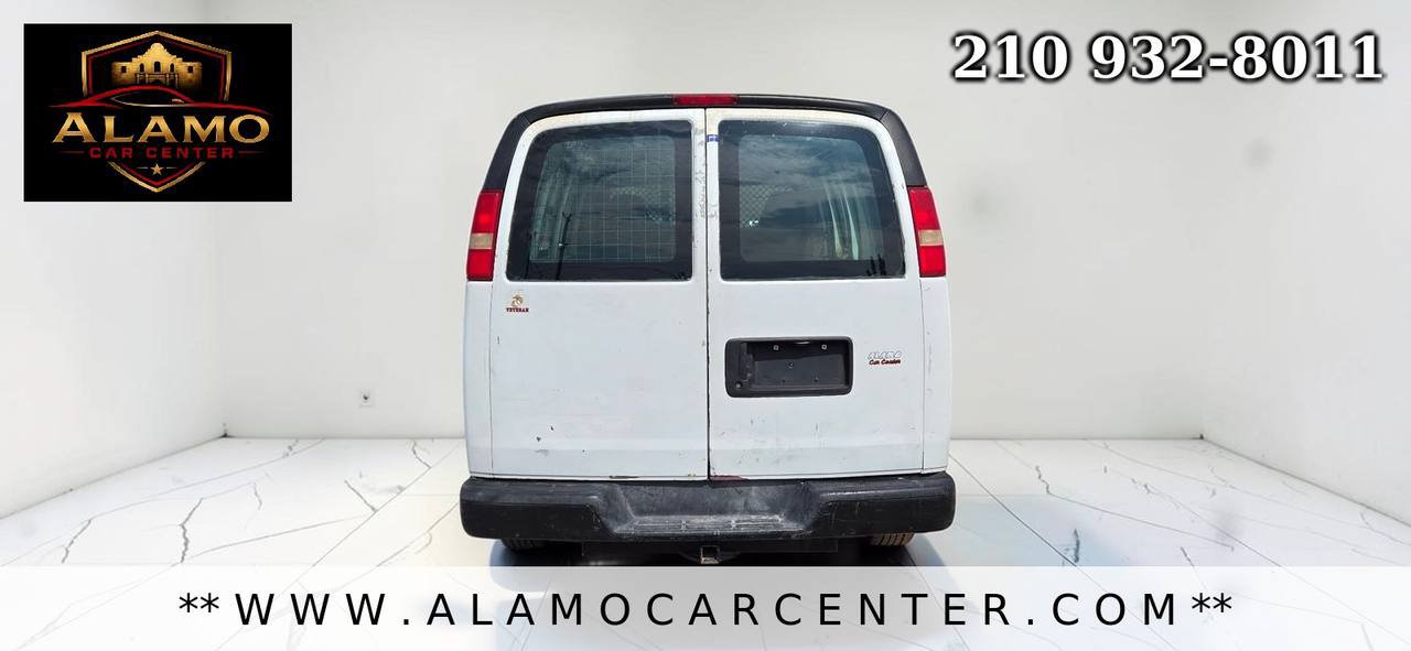 Used 2009 Chevrolet Express 1500 RWD image 4