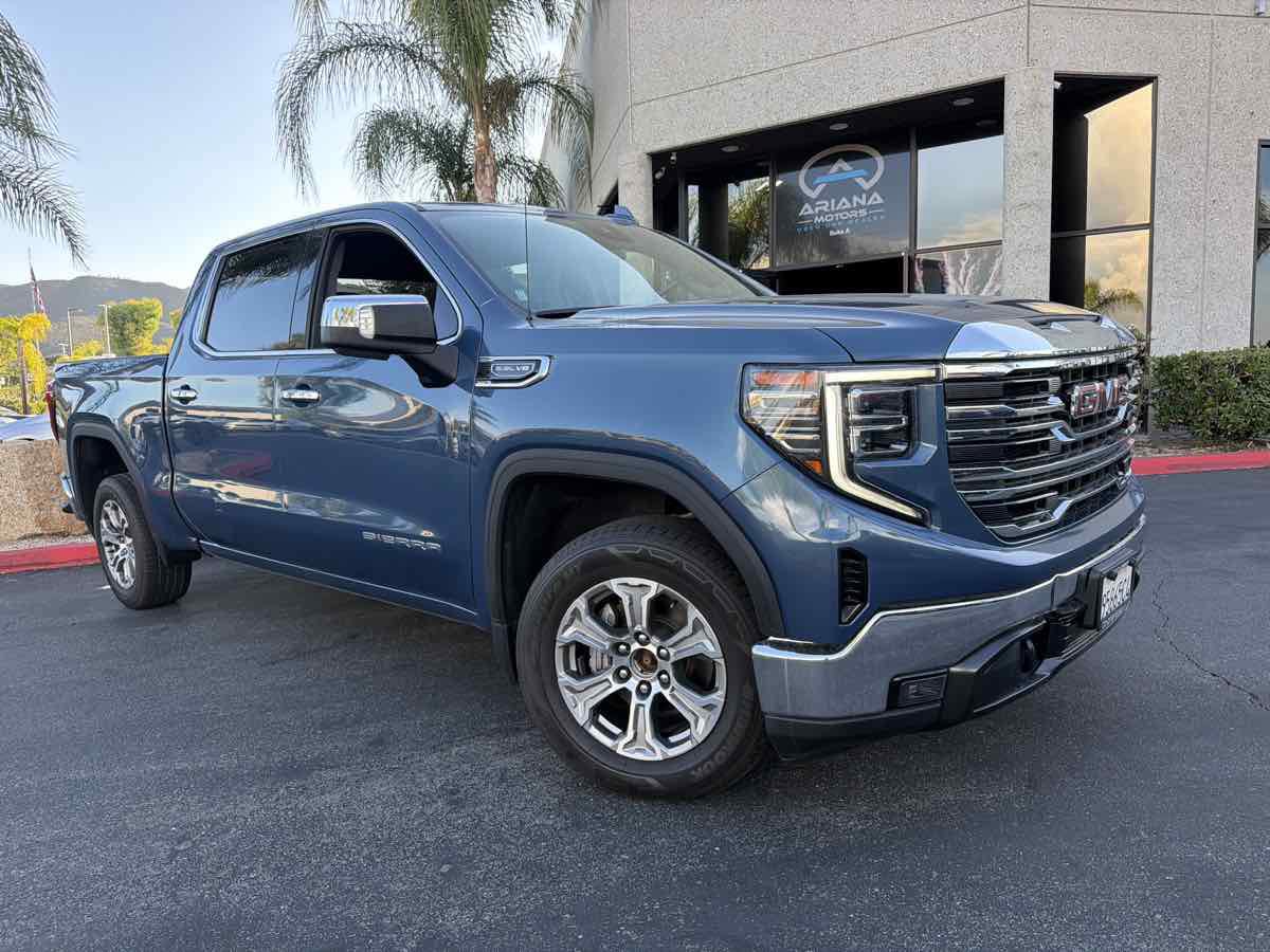 Used 2024 GMC Sierra 1500 SLT AWD/4WD image 2