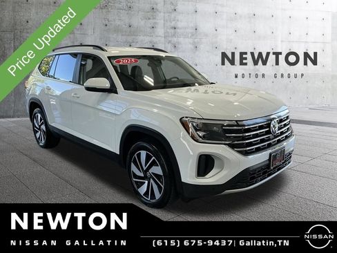 Used 2025 Volkswagen Atlas SE FWD image 1