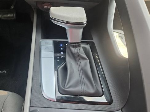 Used 2024 Hyundai Elantra SEL FWD image 19