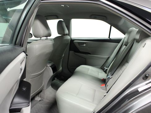 Used 2017 Toyota Camry LE FWD image 13