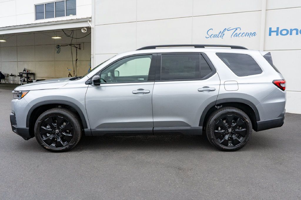 New 2026 Honda Pilot Black Edition image 9