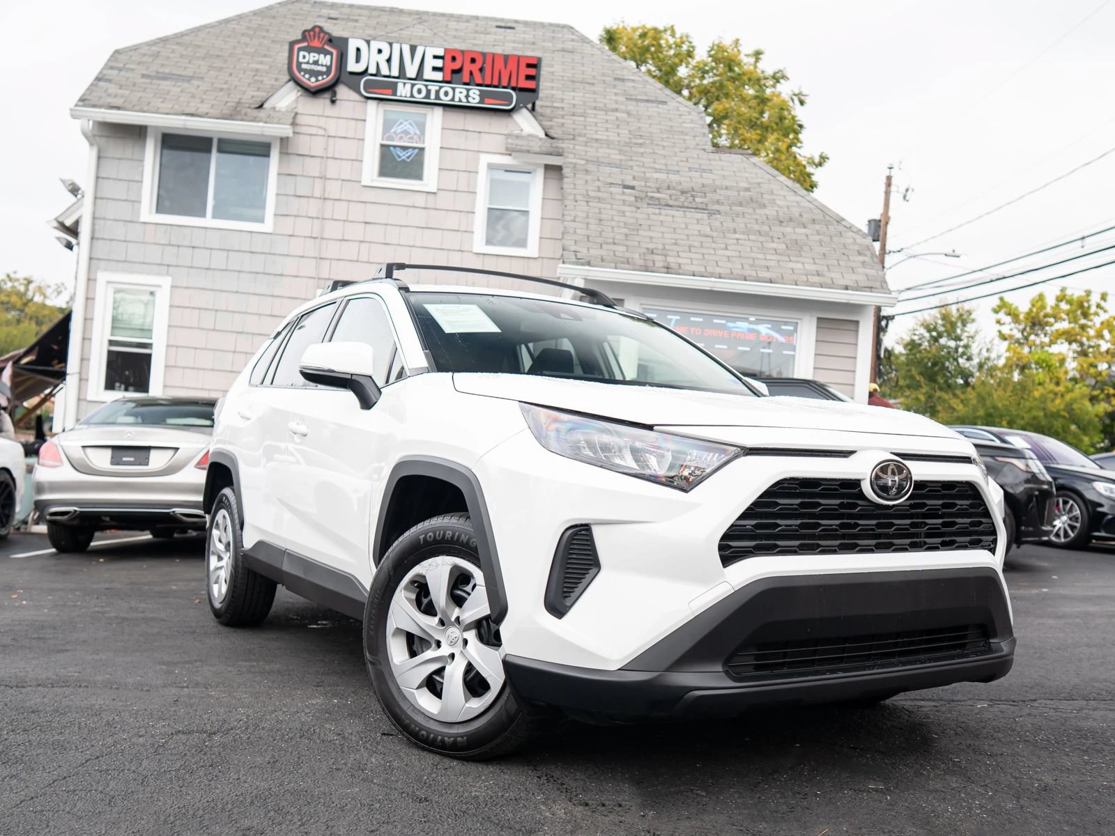 Used 2019 Toyota RAV4 LE w/ All Weather Liner Package AWD/4WD image 1