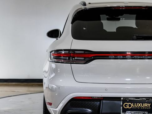 Used 2023 Porsche Macan AWD/4WD image 61