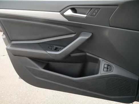 Used 2024 Volkswagen Jetta S image 27