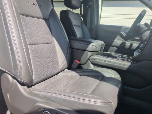 Certified 2025 GMC Yukon Denali image 21