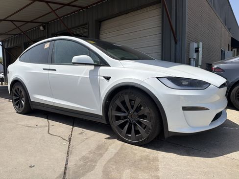 Used 2023 Tesla Model X AWD/4WD image 2
