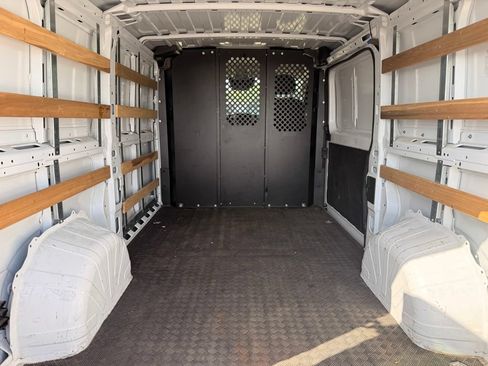 Used 2025 RAM ProMaster 2500 w/ U-Haul Equipment Group FWD image 30