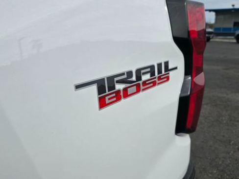 Used 2023 Chevrolet Colorado Trail Boss w/ Advanced Trailering Package image 9