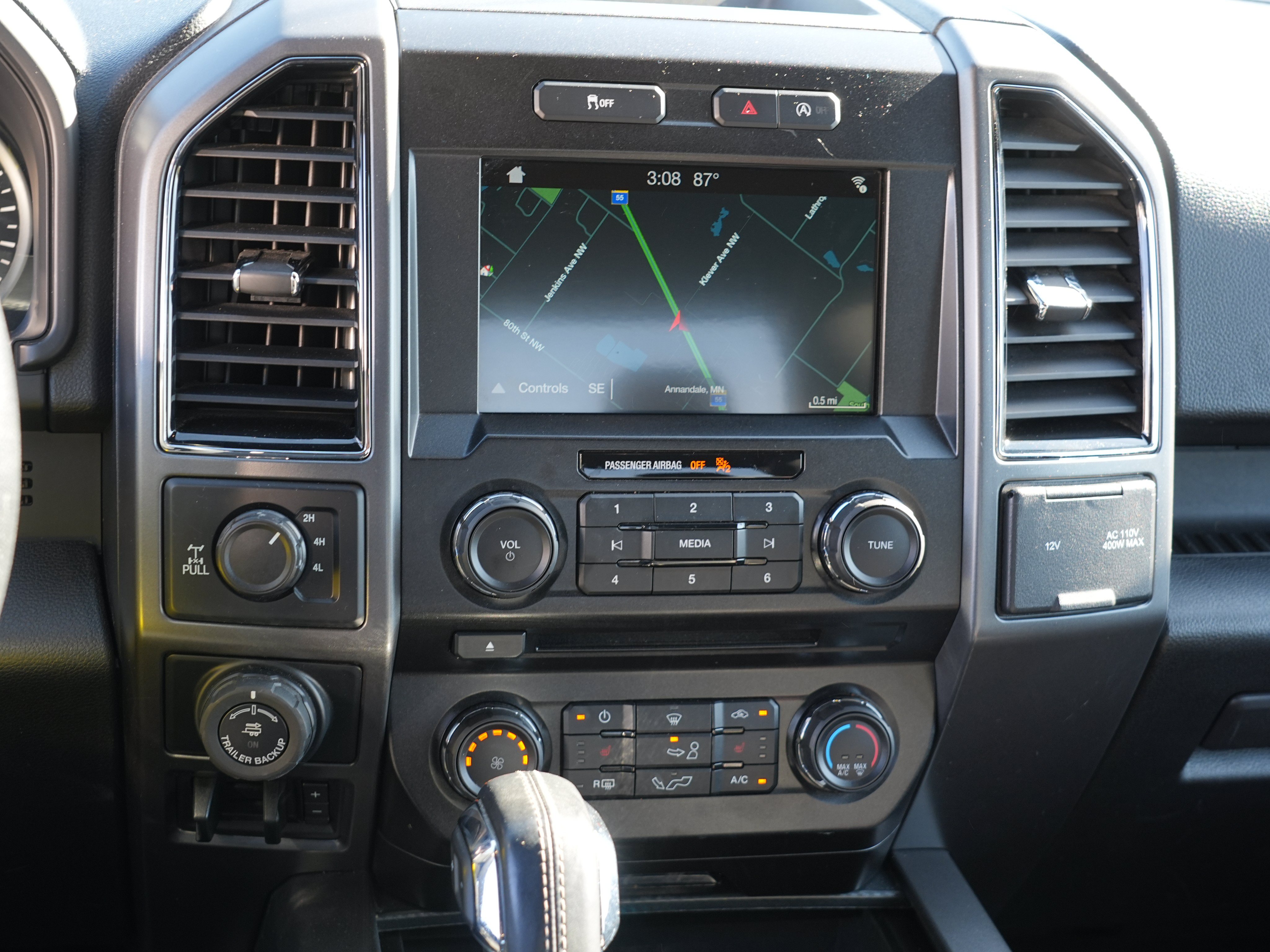 Used 2018 Ford F150 XLT w/ Equipment Group 302A Luxury AWD/4WD image 23