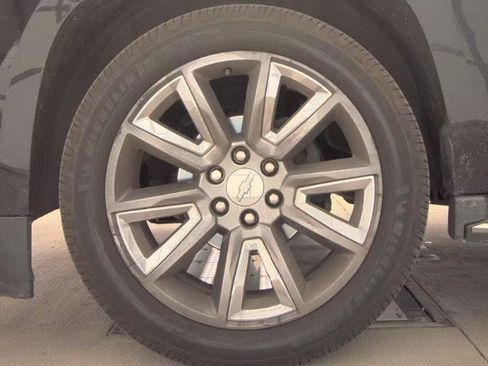Used 2016 Chevrolet Suburban LTZ AWD/4WD image 8