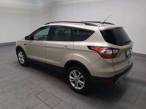 Used 2018 Ford Escape SE FWD image 3