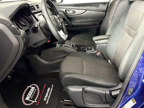 Used 2019 Nissan Rogue S image 16