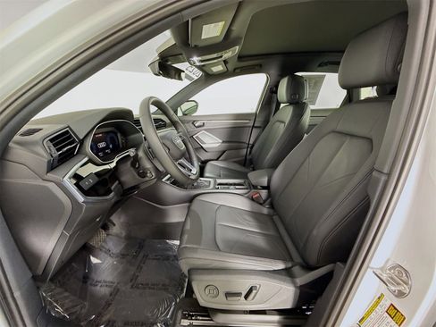 Certified 2025 Audi Q3 2.0T Premium w/ Convenience Package image 20
