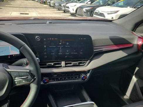 Used 2026 Chevrolet Equinox RS w/ Safety and Technology Package FWD image 19