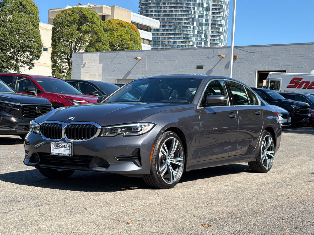 Used 2019 BMW 330i xDrive Sedan w/ Convenience Package AWD/4WD image 3