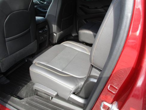 Used 2021 Chevrolet Traverse Premier AWD/4WD image 13