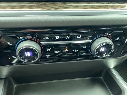 Used 2023 Chevrolet Silverado 1500 LT Trail Boss w/ LPO, Dark Essentials Package image 17