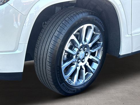 Used 2023 GMC Acadia Denali w/ Denali Ultimate Package image 25