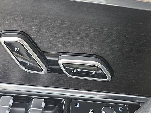 Certified 2023 Land Rover Range Rover SE image 29