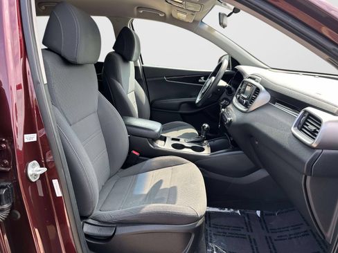 Used 2017 Kia Sorento AWD image 10