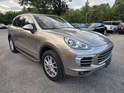 Used 2016 Porsche Cayenne AWD/4WD image 7