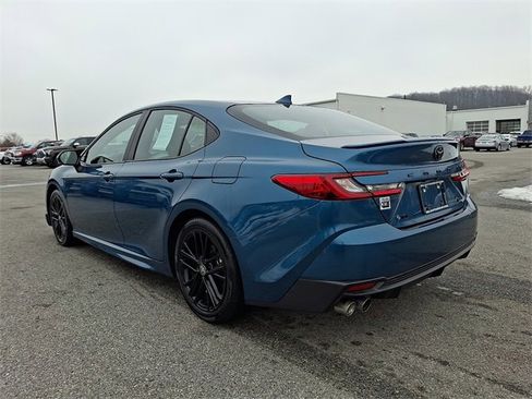 Certified 2025 Toyota Camry SE w/ Convenience Package image 4