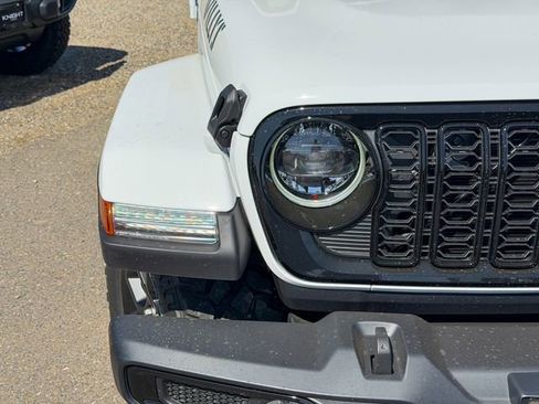 New 2026 Jeep Gladiator Sport AWD/4WD image 5