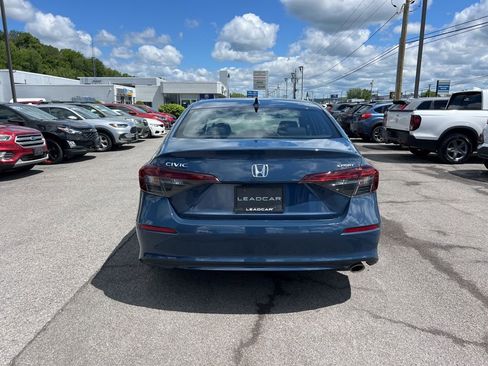 Used 2025 Honda Civic Sport image 4