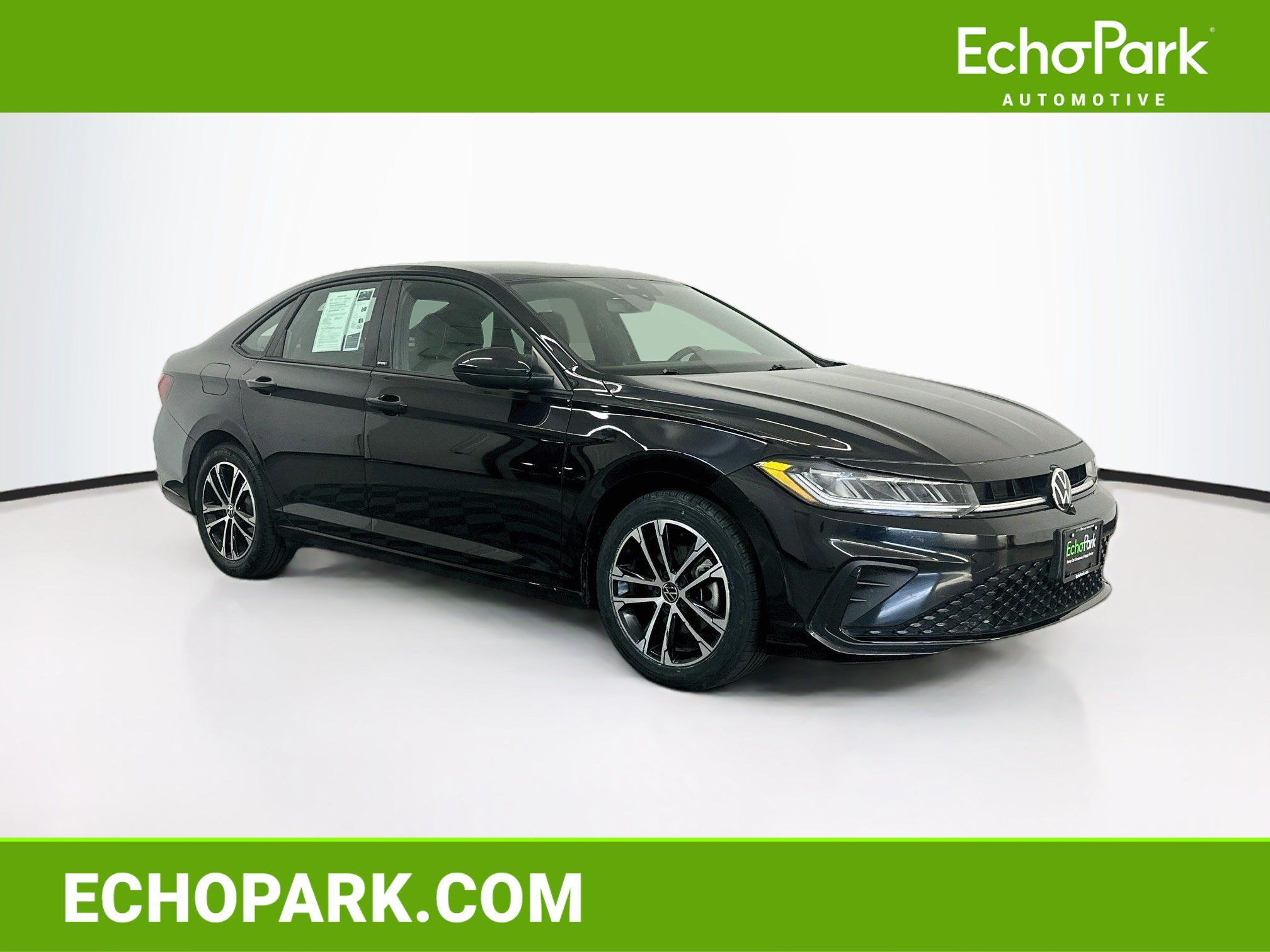 Used 2025 Volkswagen Jetta Sport FWD image 1