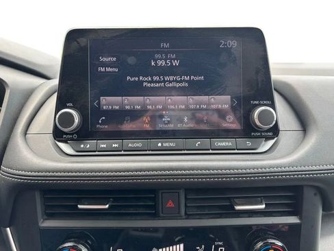 Used 2024 Nissan Rogue SV AWD/4WD image 14