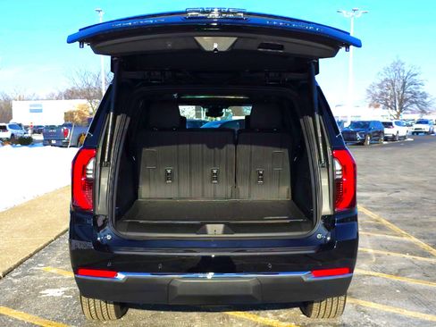 New 2026 GMC Yukon XL Elevation w/ Elevation Premium Package image 8