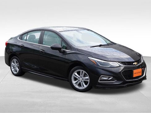 Certified 2017 Chevrolet Cruze LT w/ RS Package FWD image 1