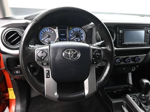 Used 2016 Toyota Tacoma SR5 w/ Towing Package RWD image 13