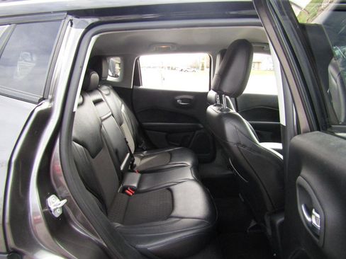 Used 2018 Jeep Compass Latitude w/ Popular Equipment Group image 21