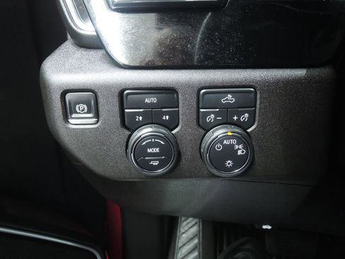 Used 2025 Chevrolet Silverado 1500 LT image 25