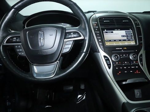 Used 2019 Lincoln Nautilus FWD image 25