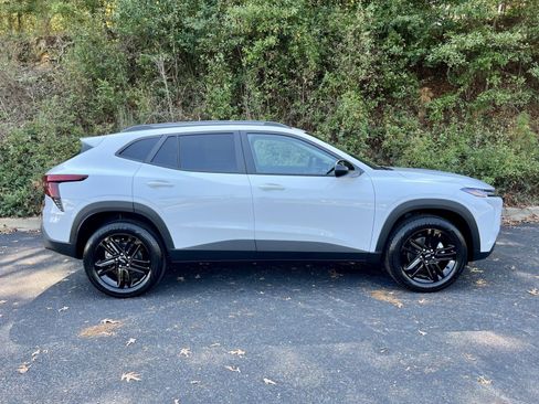 New 2025 Chevrolet Trax ACTIV w/ Driver Confidence Package FWD image 6