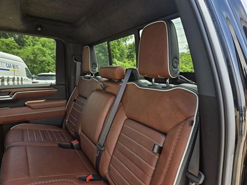 Used 2025 GMC Sierra 3500 Denali Ultimate AWD/4WD image 30