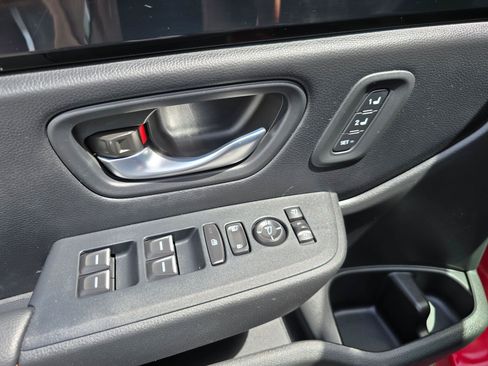 Used 2025 Honda Pilot TrailSport image 26