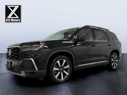 Used 2024 Honda Pilot Touring image 2