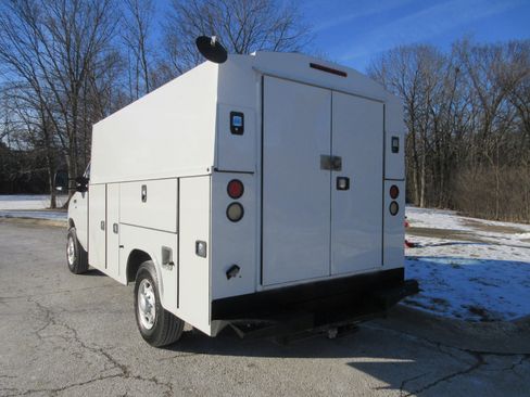 Used 2015 Ford E-350 and Econoline 350 Super Duty image 35