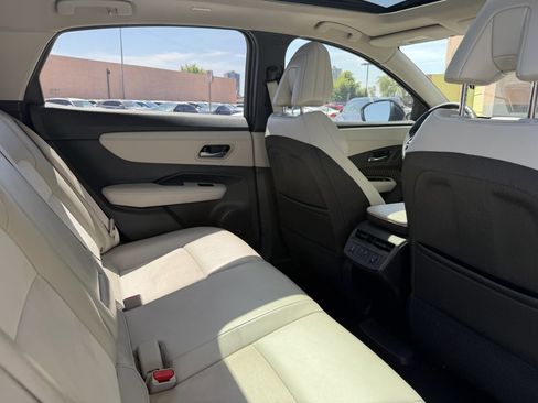 Used 2024 Nissan Ariya FWD image 40