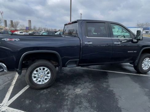 Used 2024 Chevrolet Silverado 2500 LTZ image 2