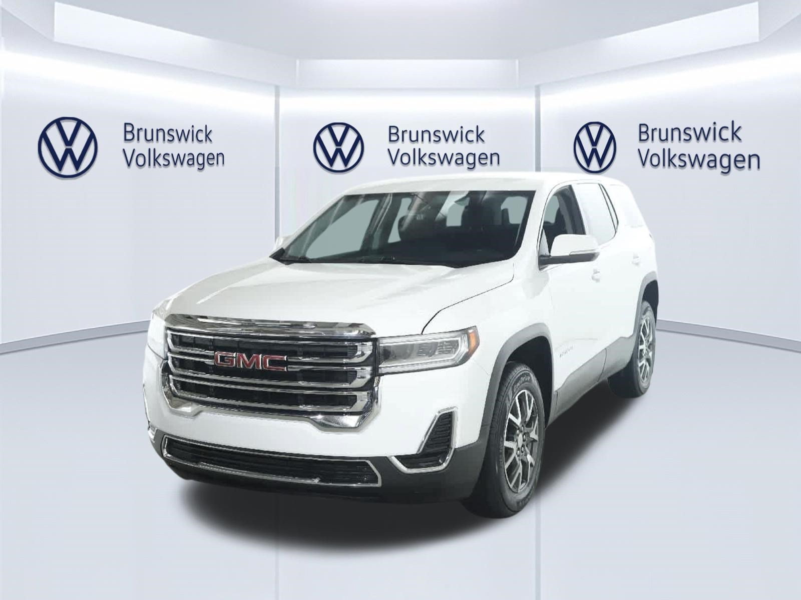 Used 2023 GMC Acadia SLE FWD image 1