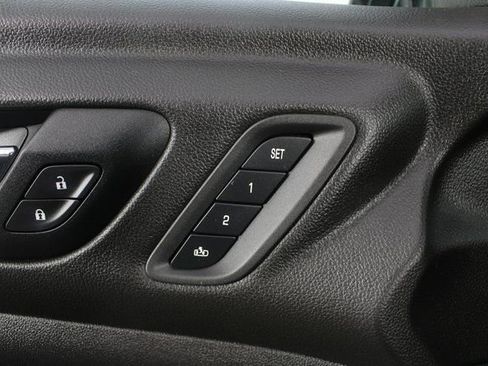 Used 2021 GMC Acadia SLT w/ Preferred Package image 16