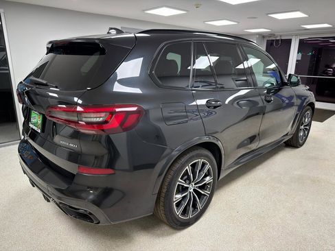 Used 2021 BMW X5 xDrive40i w/ M Sport Package image 3