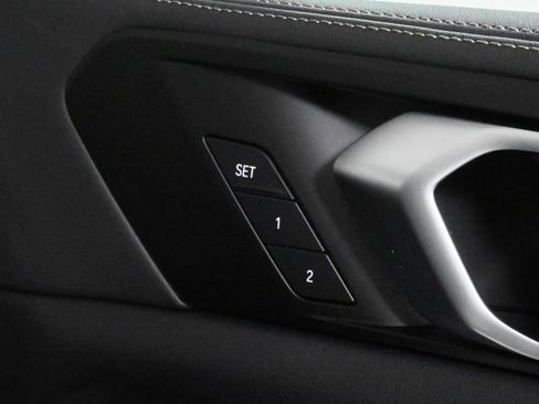 Used 2025 BMW X7 xDrive40i w/ Premium Package image 38